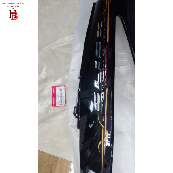 Sườn Phải Click Màu Đen 83550KVB750ZA